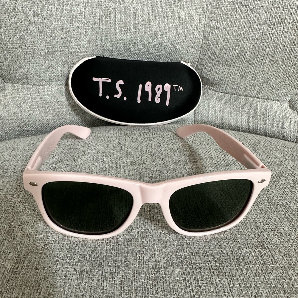 Taylor Swift 1989 Concert Sunglasses